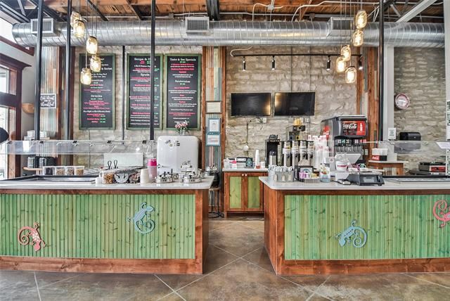 105 W Pearl St, Granbury, TX 76048